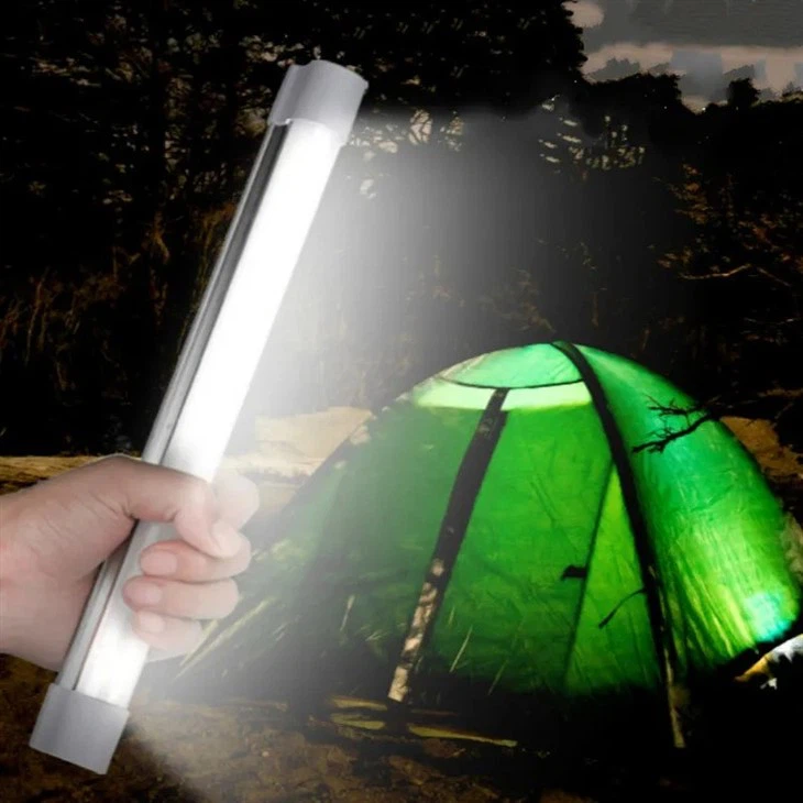 Emergency light with magnetic USB 1
