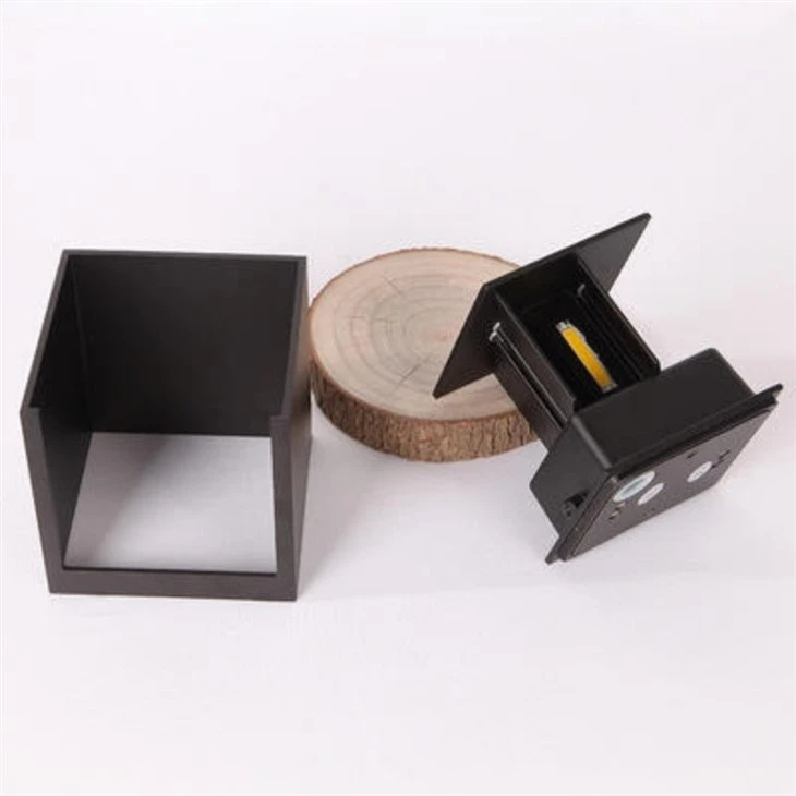 IP65 Modern Outdoor Waterproof LED Wall Light high quality