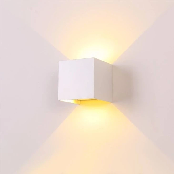 Outdoor Ip65 Waterproof Super Bright Wall Lamp