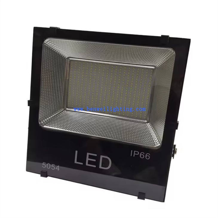Wall Mounted Floodlight (3)